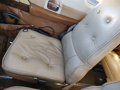 Pilot seat
